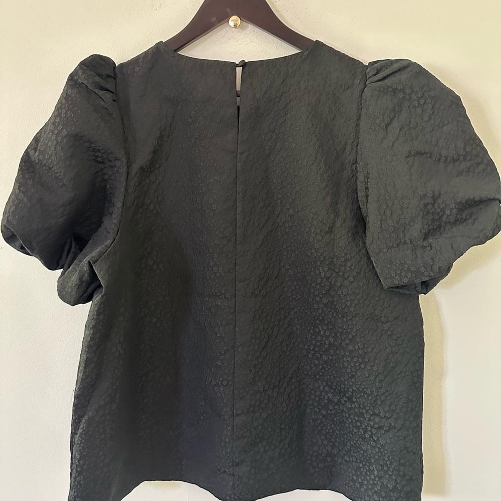 Pomander Place by Tuckernuck Jacquard Lyla Blouse Puff Sleeve Color: Black - Picture 6 of 9